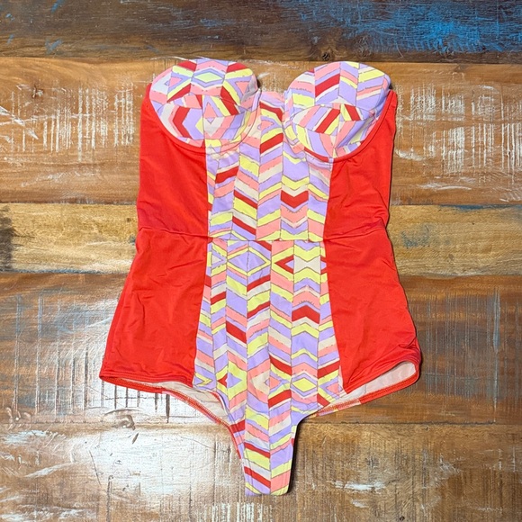 Zinke Other - Zinke Colorful Strapless Peplum Swimsuit with removable waist skirt